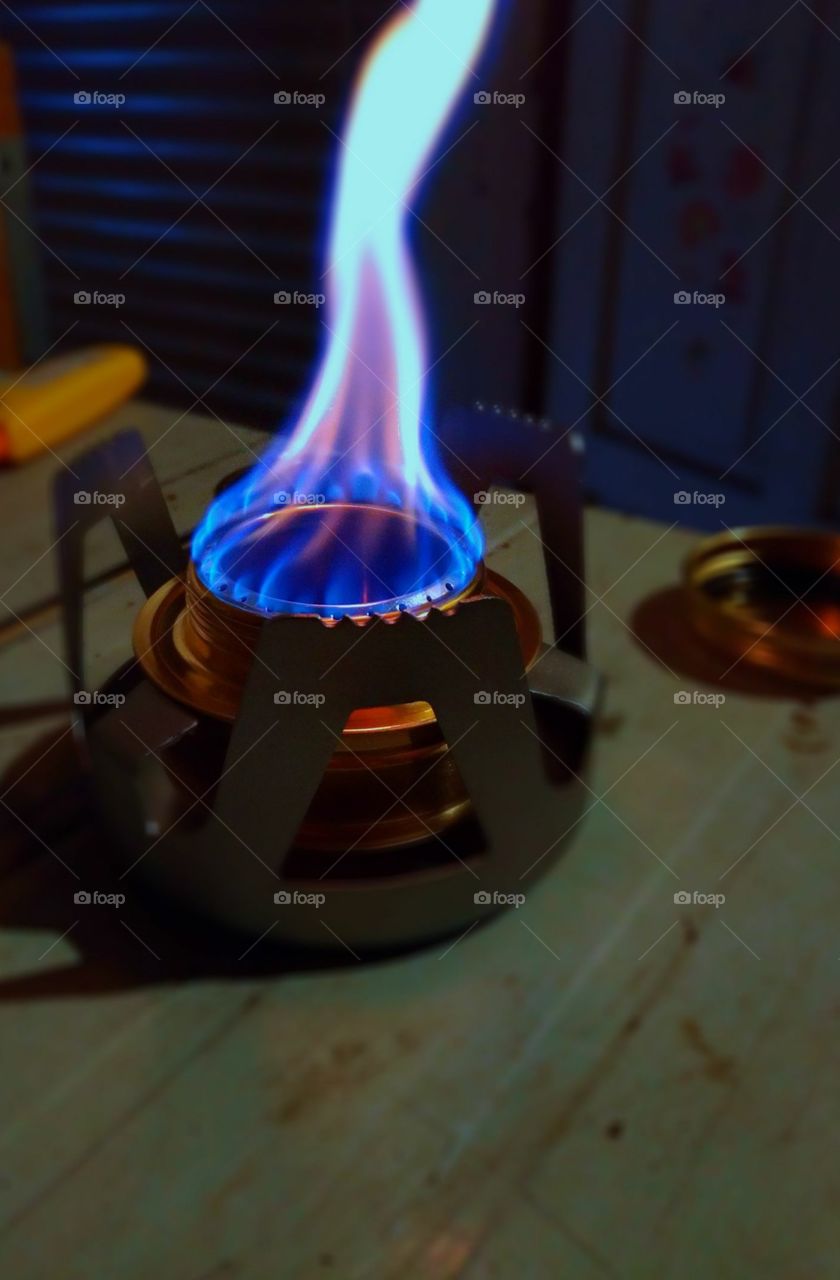 alkohol stove in action