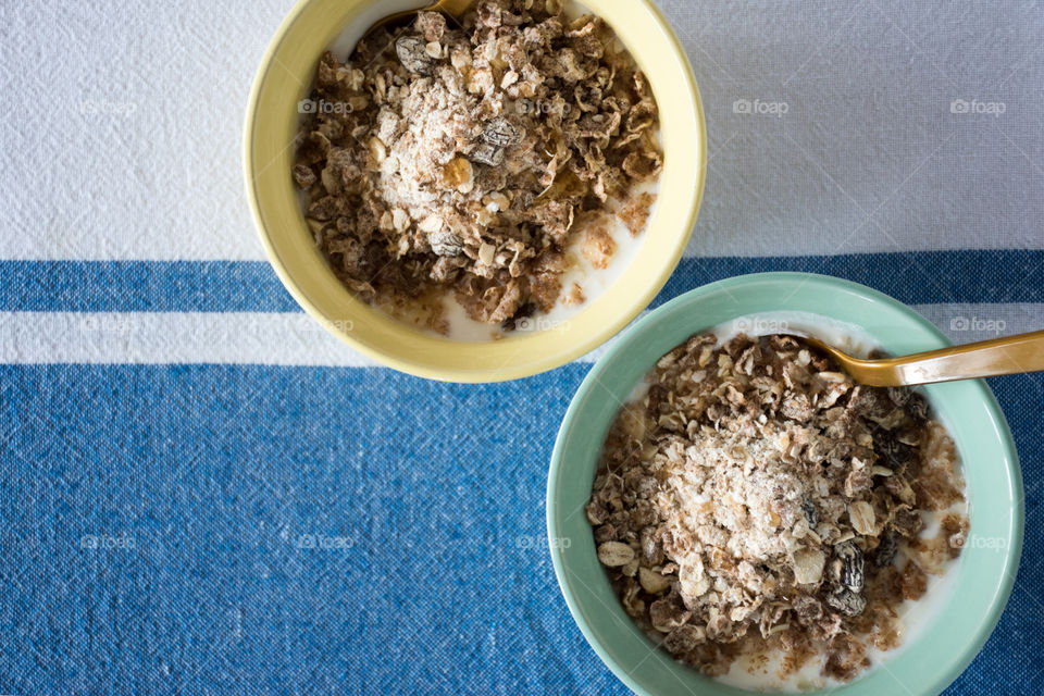 Homemade honey yogurt cereal 