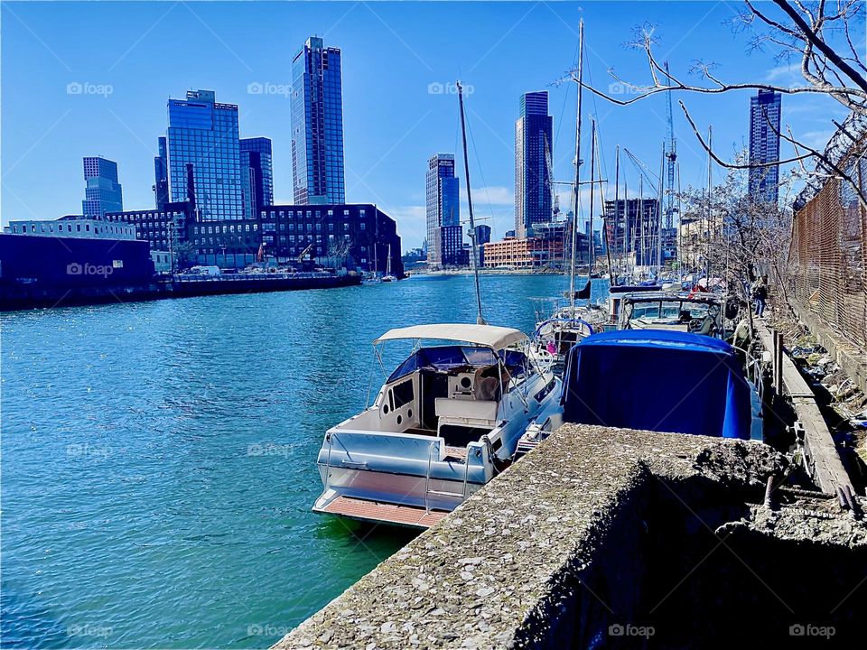 “Newtown Creek” by the “Pulaski Bridge” is right between “Greenpoint” and “Long Island City”. It’s special appeal are the variety of boats in the water which give it an idyllic vibe. 2023. Hypnotic Productions