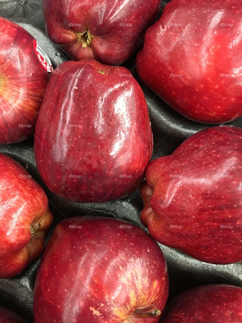Red delicious apples 