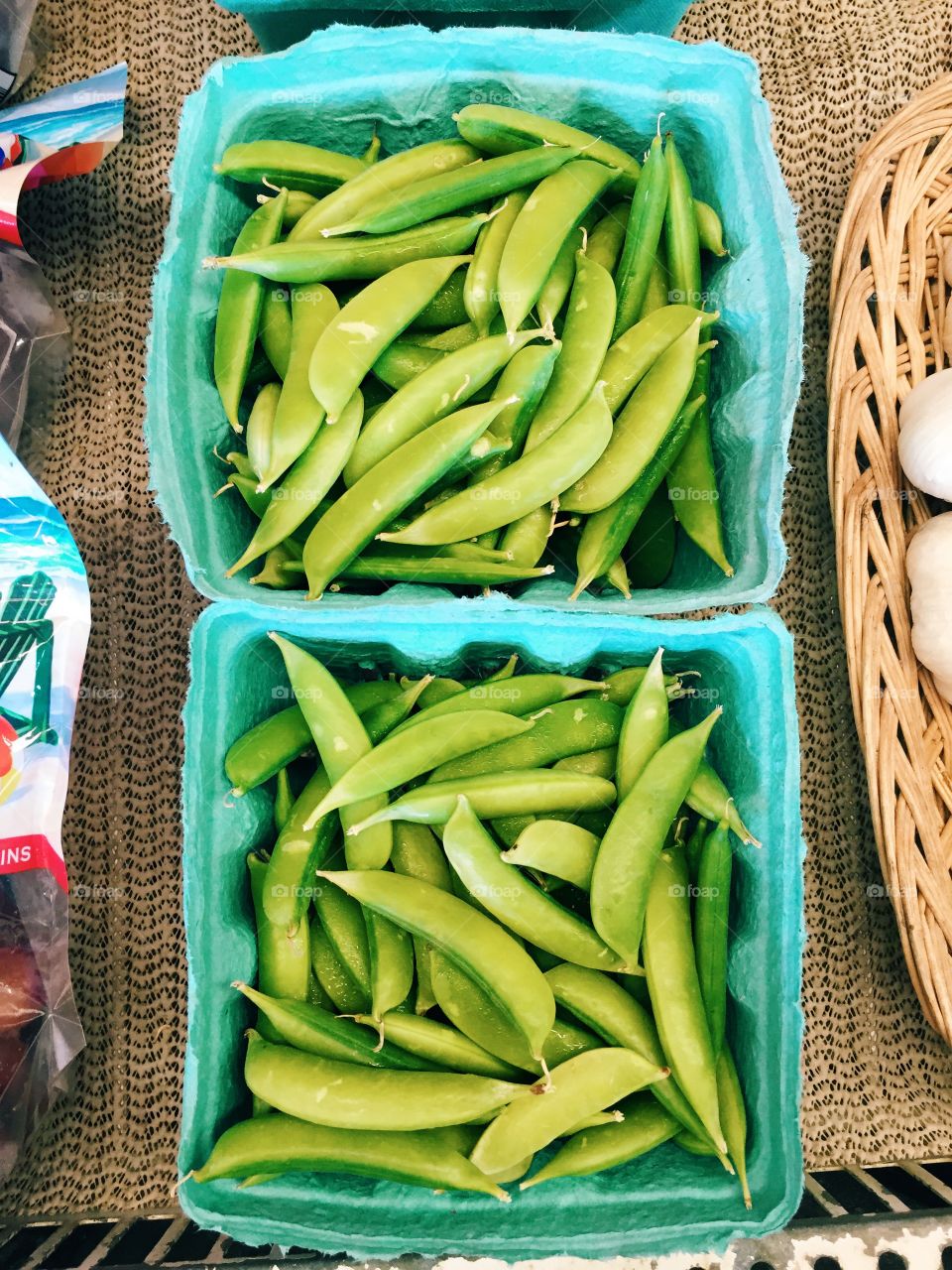 Fresh sugar snap peas 