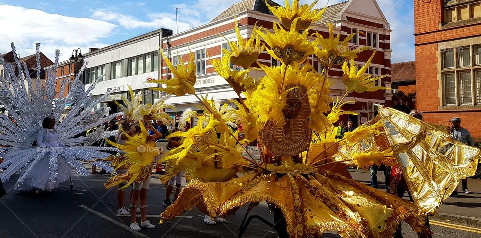 Fun in town 🥳🇬🇧