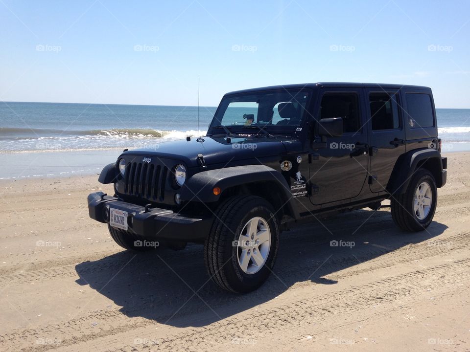 2015 jeep on the beach
