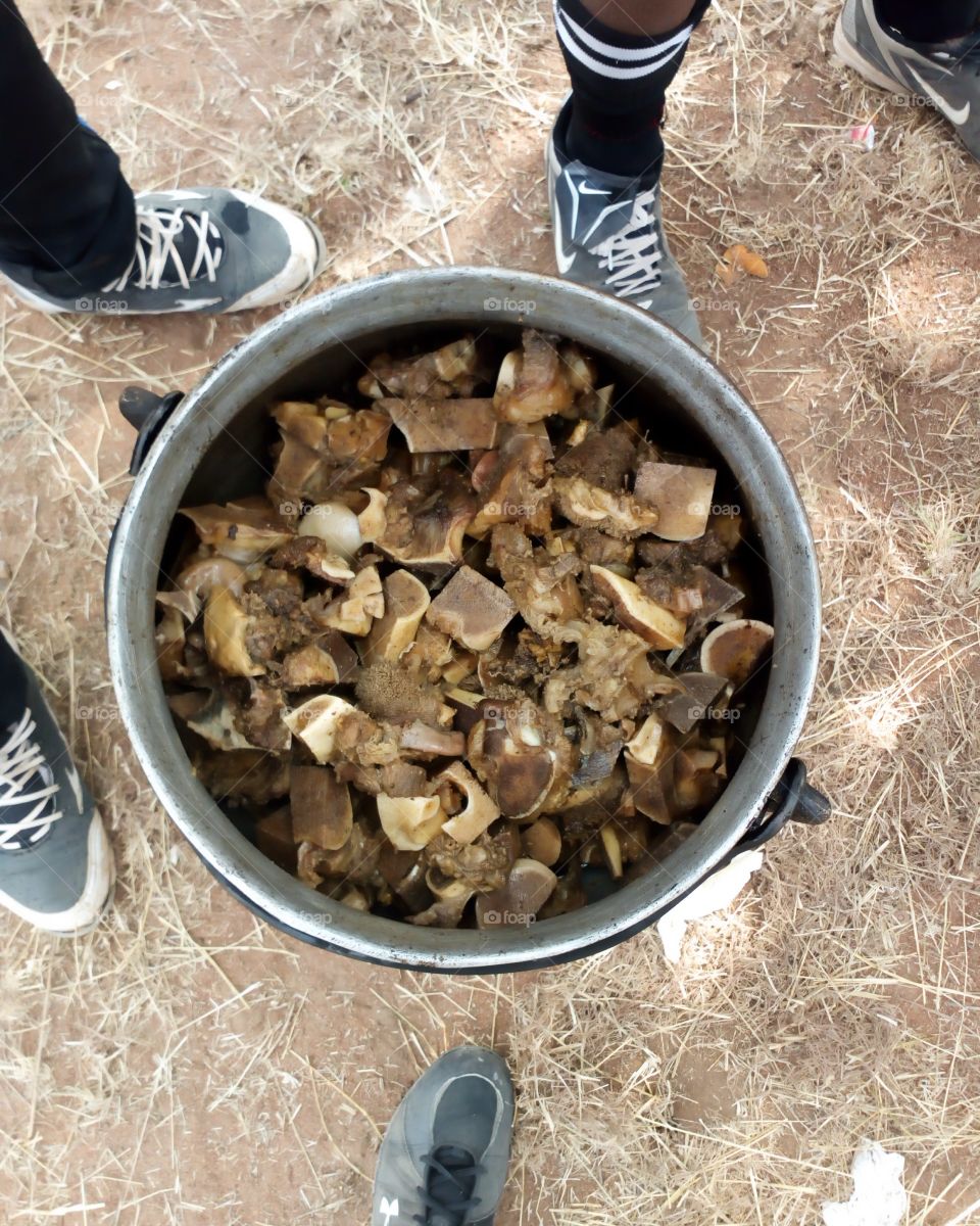 Bones mixed with beef and Papa will always do for us during our Saturday softball training try some one day..Africa