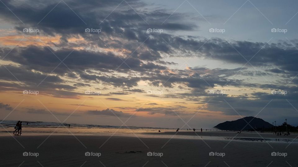 Final da tarde na Praia.