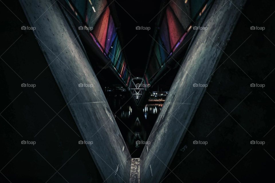 Geometry under the bridge 