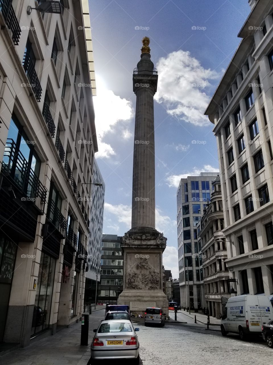 memorial pillar in London with golden crowning
