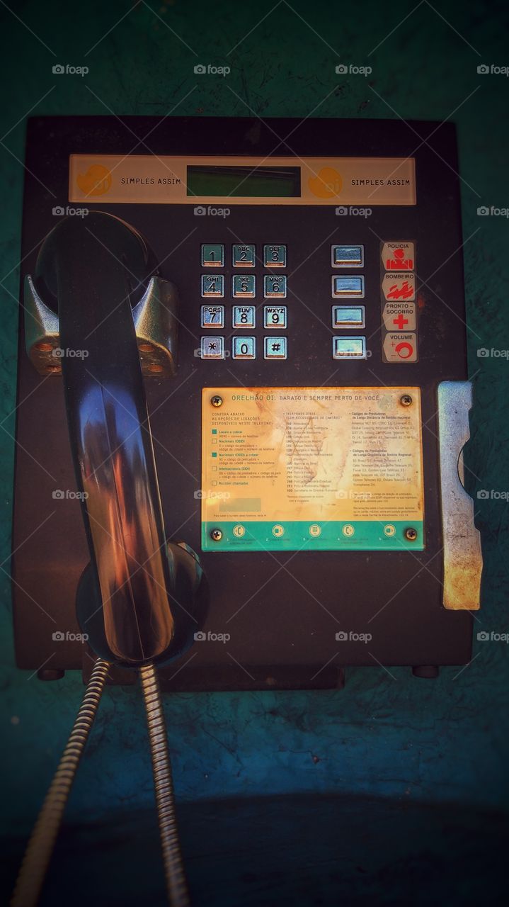 telefone público public telephone orelhão