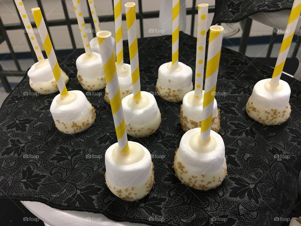 Marshmallows Dipped in White Chocolate 