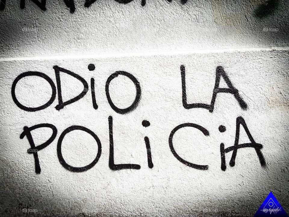 ODIO ES SÓLO UN CONCEPTO, AL IGUAL QUE POLICÍA. [©LeonardoKubrick]