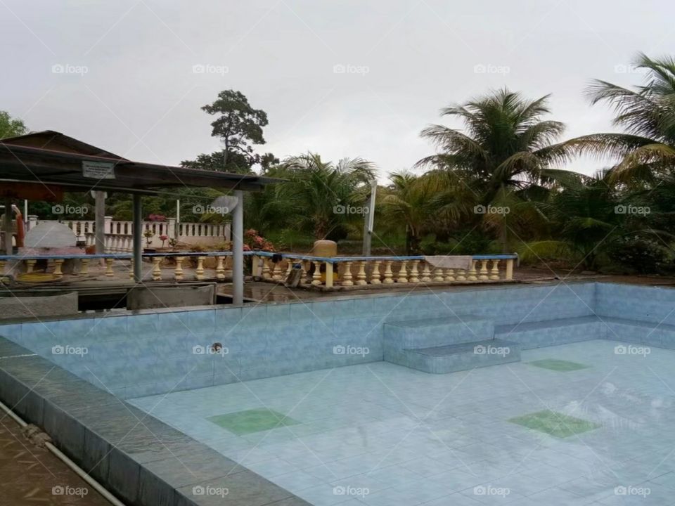 Dug Out Pool, Swimming Pool, Hotel, Poolside, Swimming