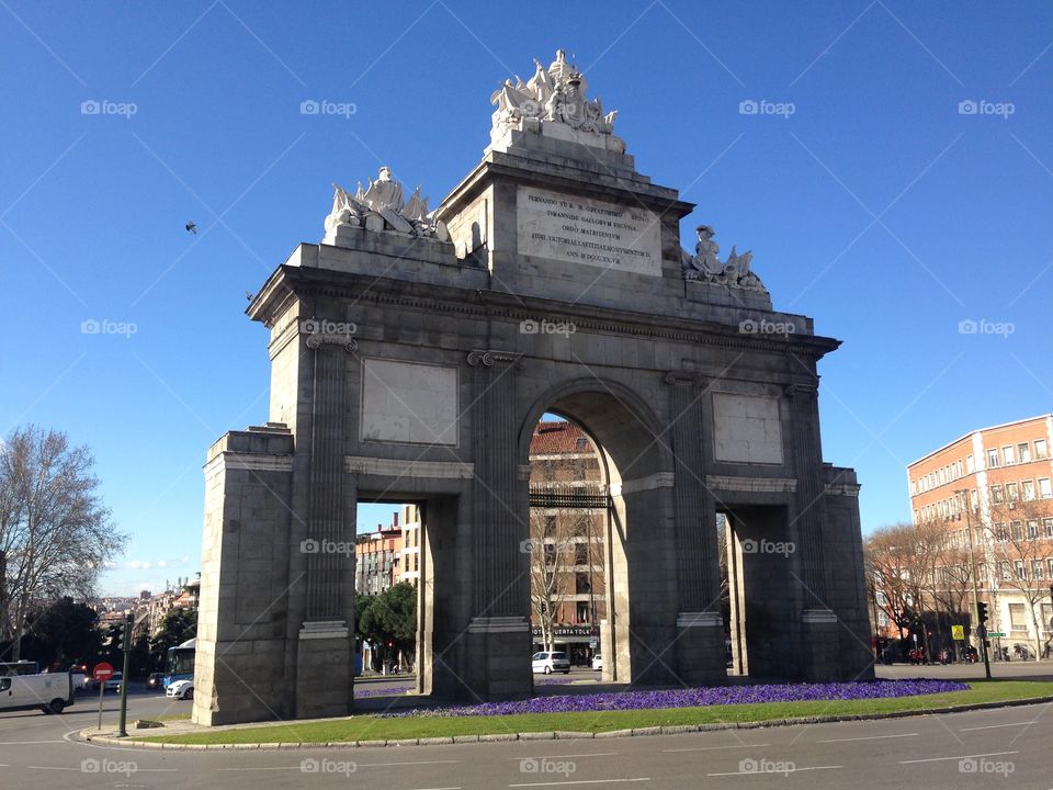Stunning blue skies accentuate the wonderful architecture of Madrid. 