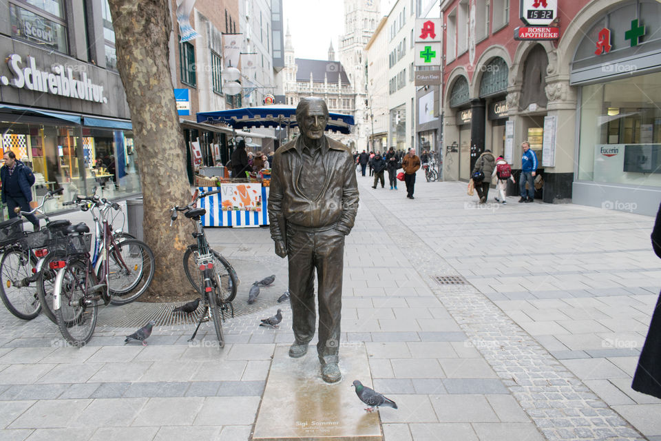 Statue at Marienplatz