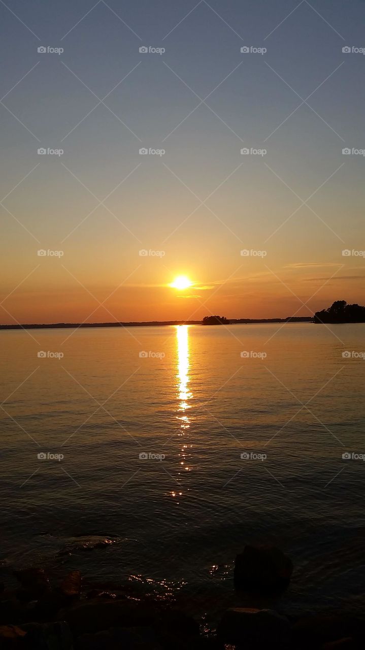 golden sunset on Lake Hartwell