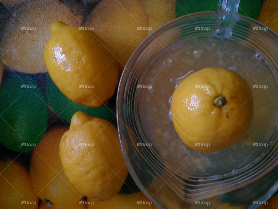 Juicing it.... Juicing some nice lemons...