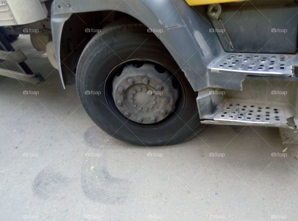 Колесо грузового автомобиля