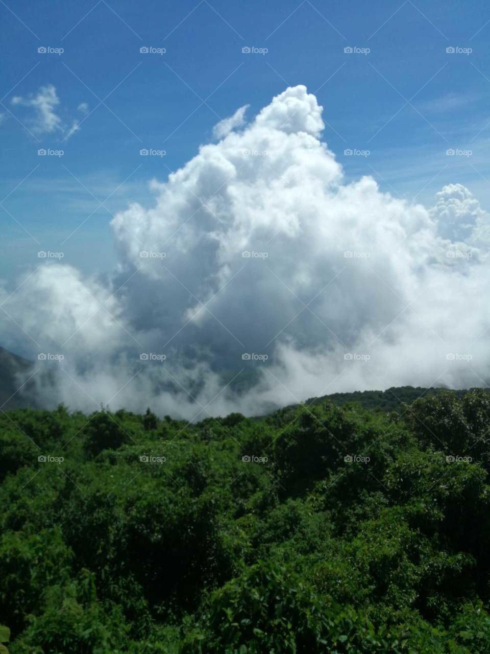 Nubes sobre el cerro