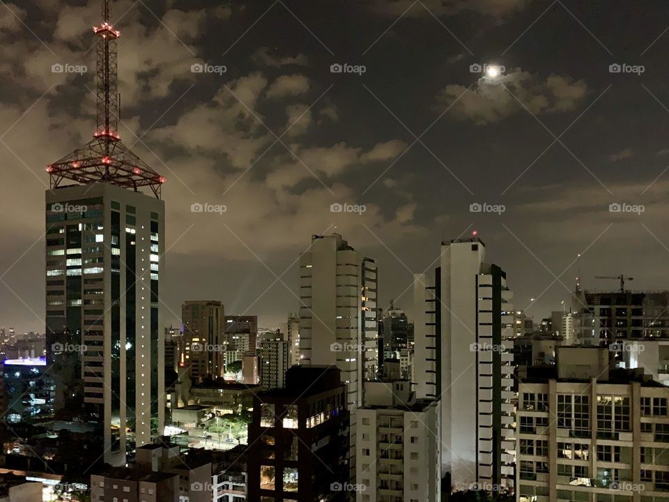The night in the city of São Paulo - Brazil