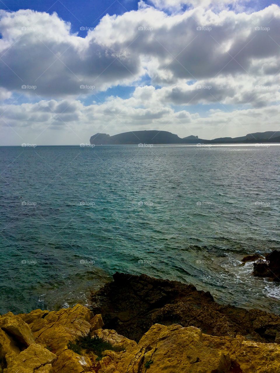 Rock man lying down👀