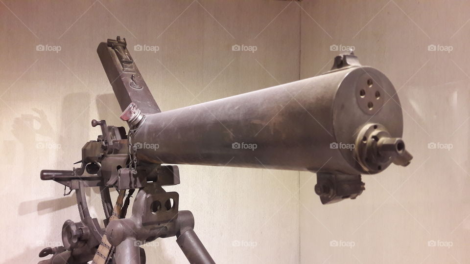 vintage machine gun
earlier machine gun