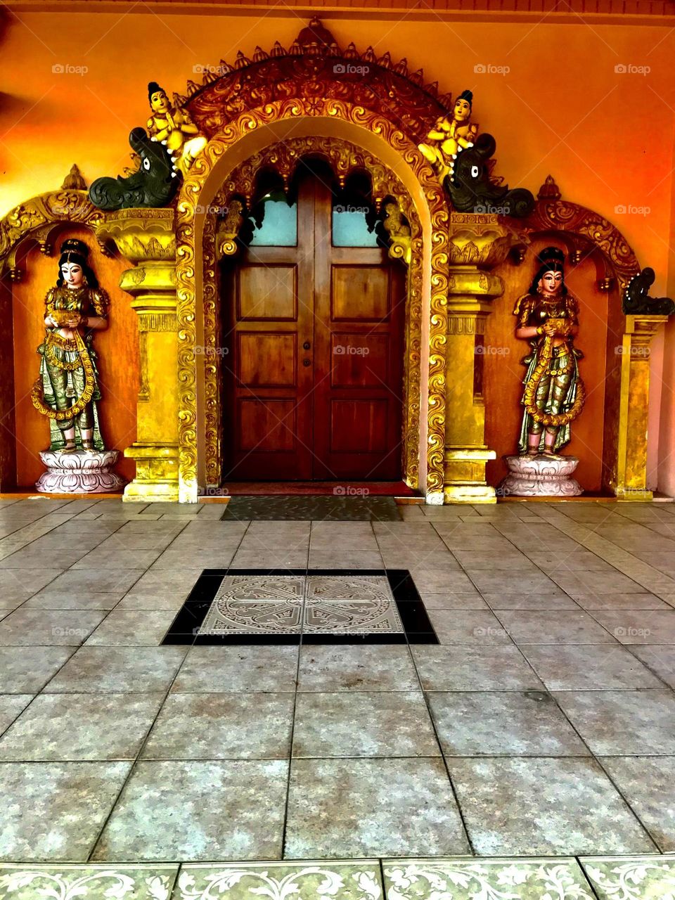Doors of enlightenment 