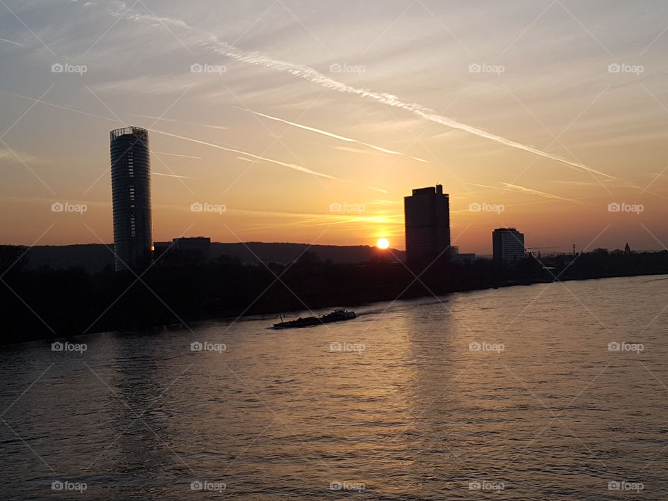 Sonnenuntergang am Rhein