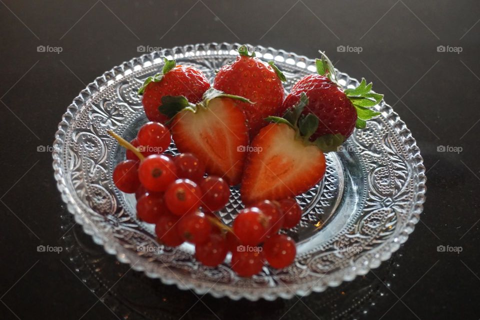 Strawberries#red#fruit#plate