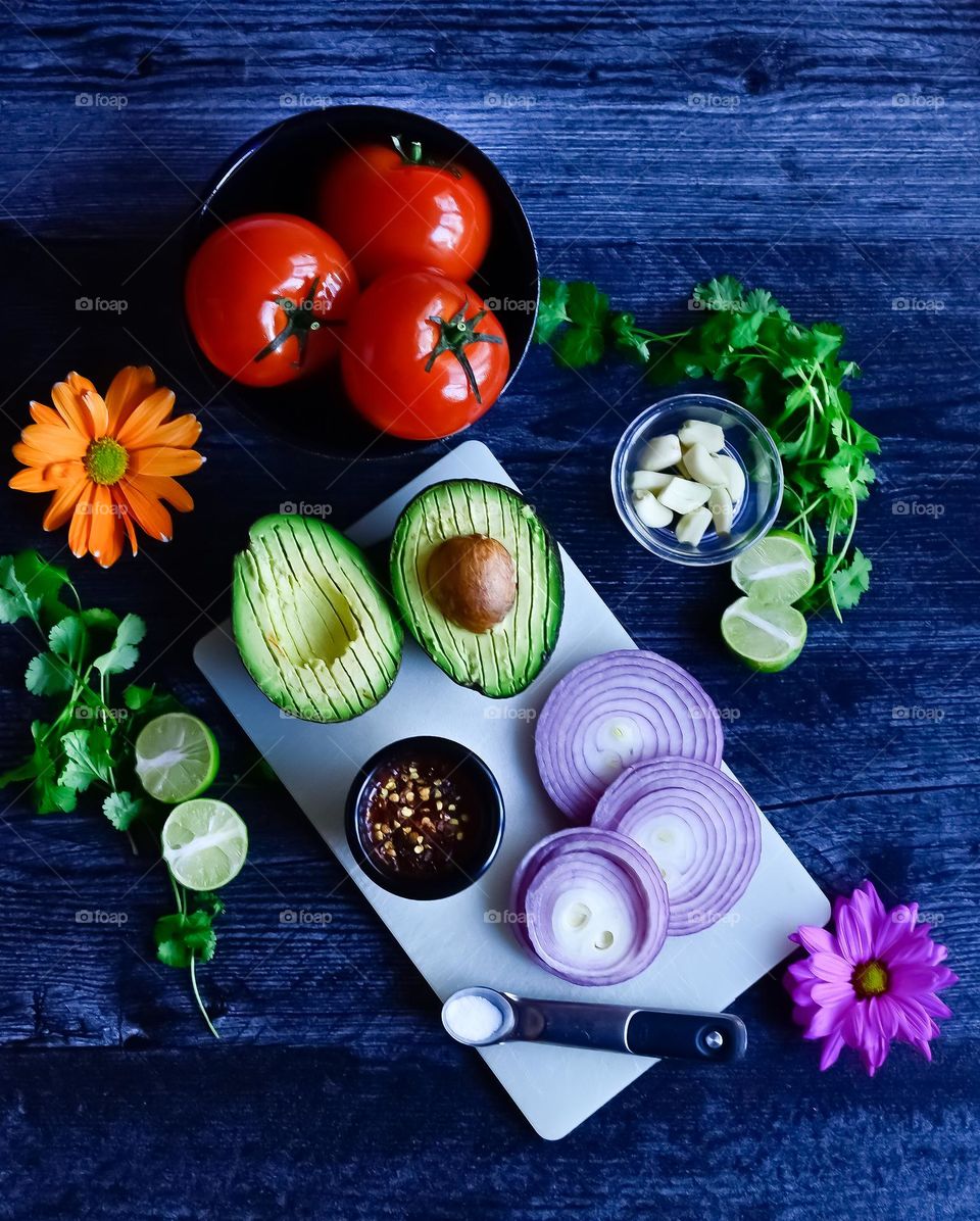 Food, preparing fresh guacamole 