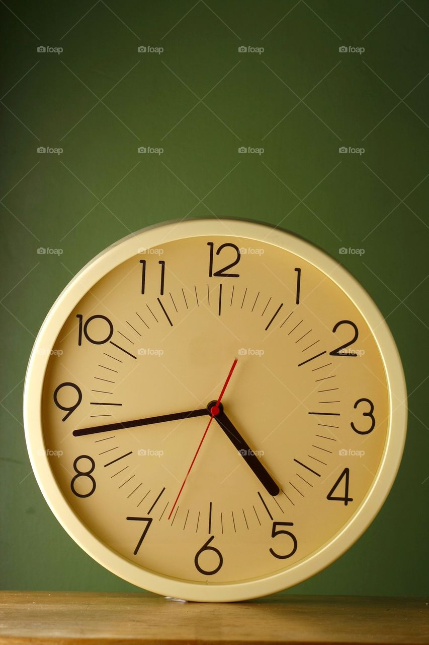 analog clock