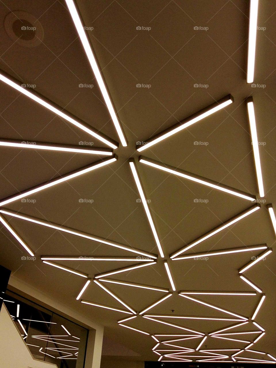 light pattern on ceiling / reflection