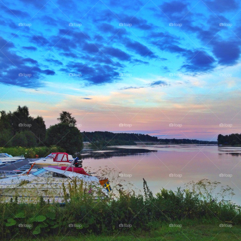 Endless summer nights 💙