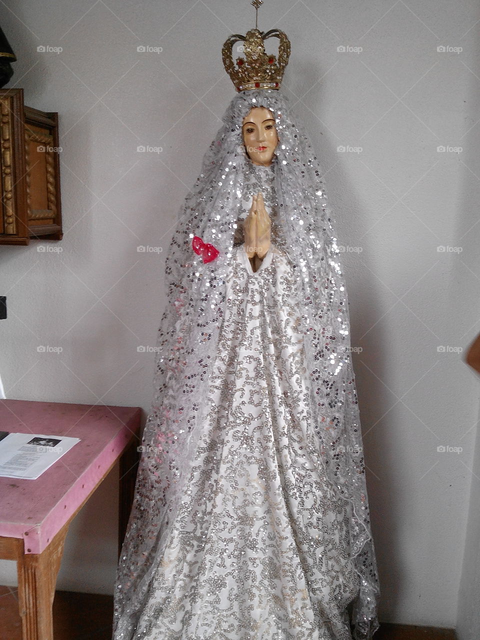 statue mama mary