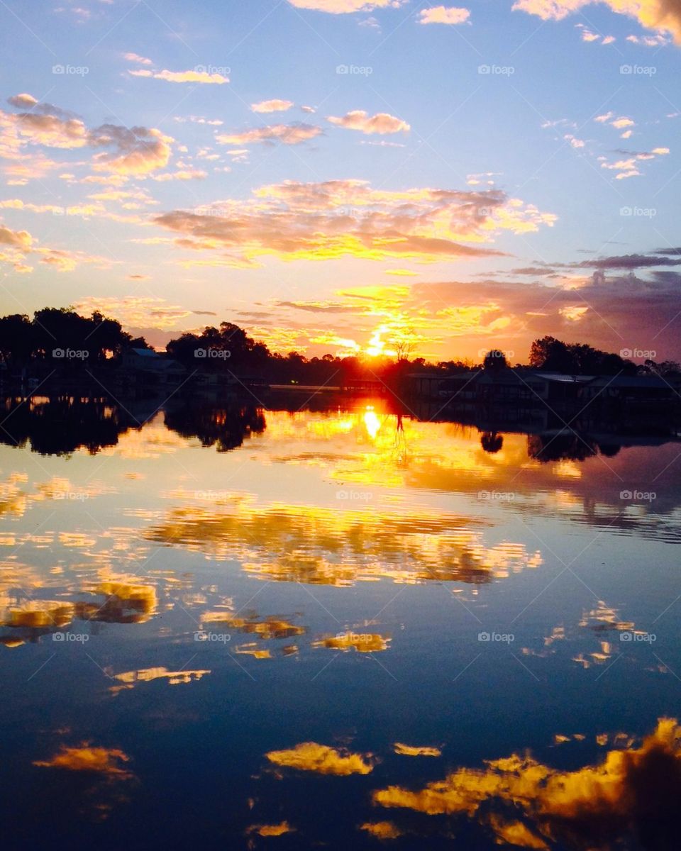 Sunrise on lake Dora
