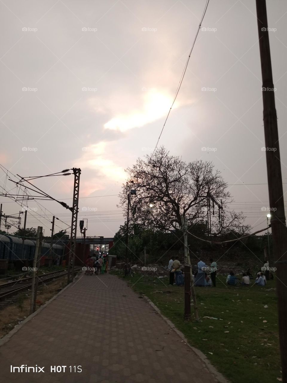 indian park people play same game