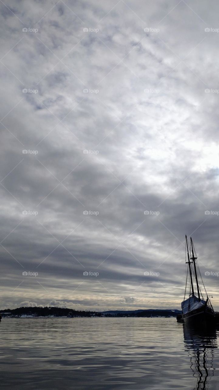 Urban water 💦 Clouds 🤍 Boat ⛵