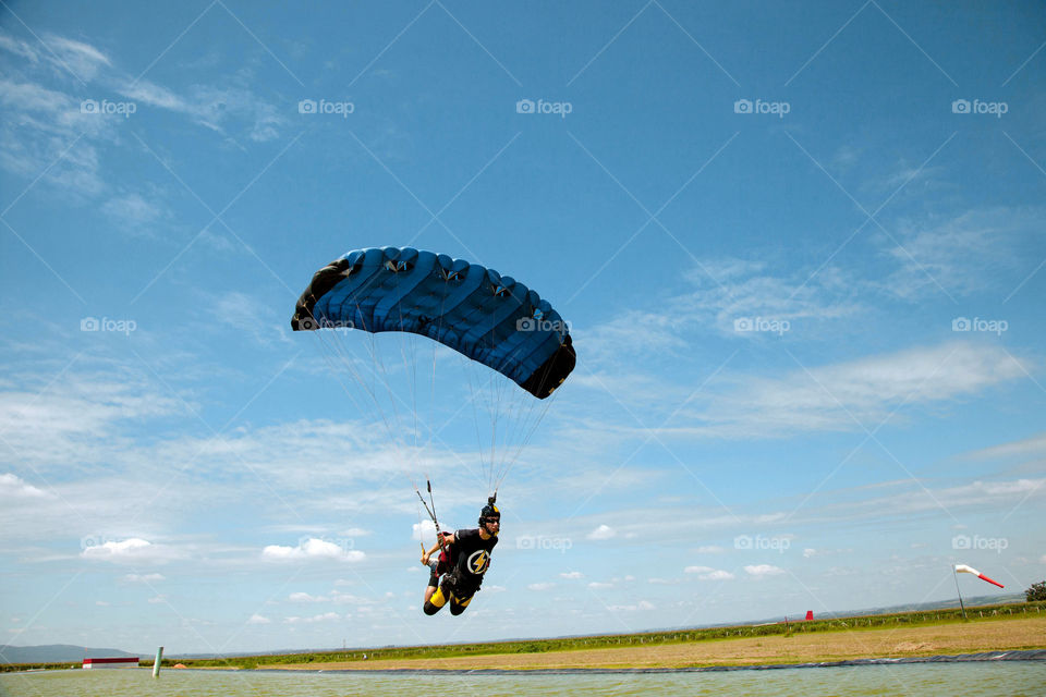 fast parachute landing