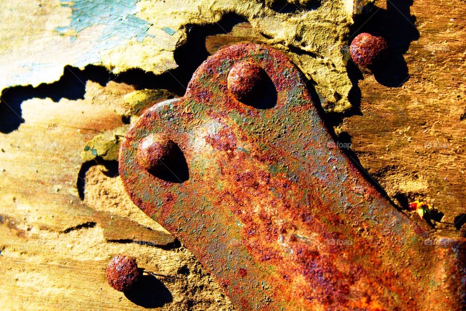 Rusty hinge 