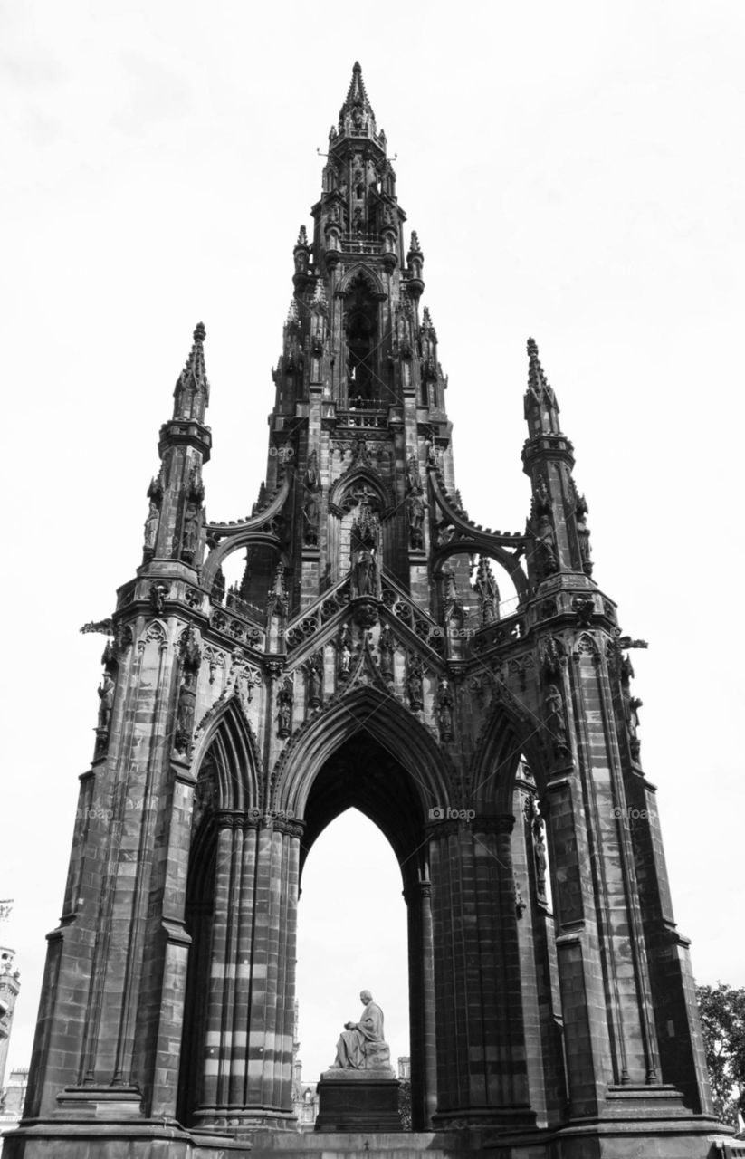 Edinburgh monument 