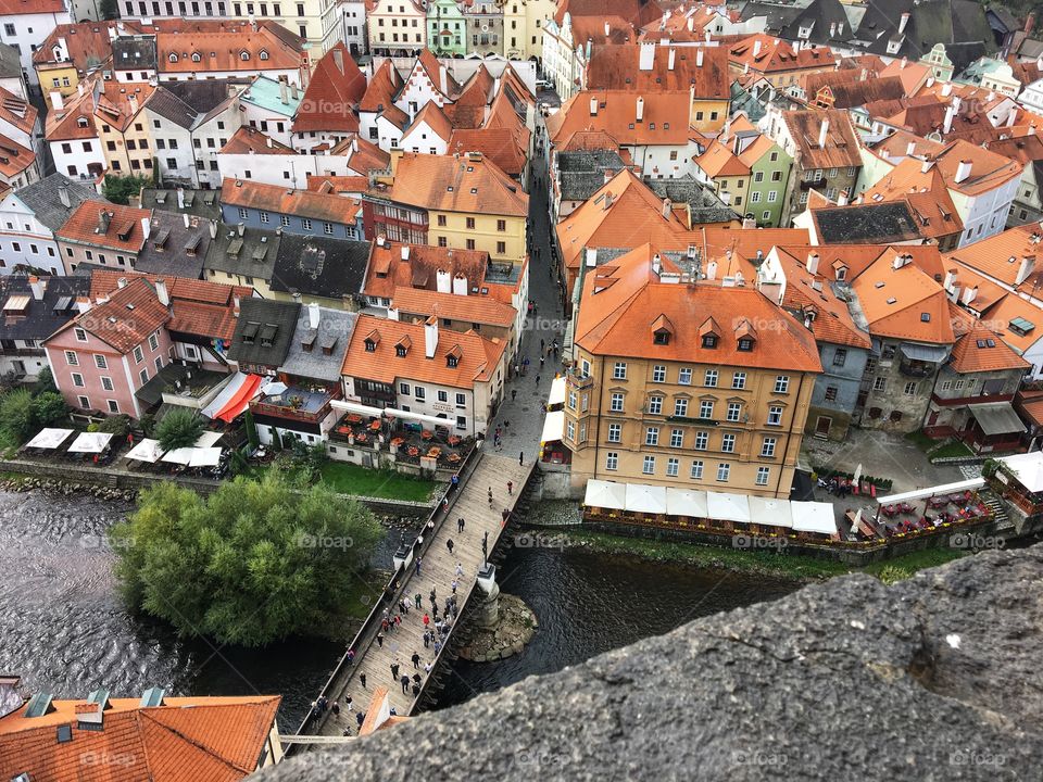 Climbing a tower in Cesky Krumlov to see this amazing view of this beautiful medieval village ... lovely memory 