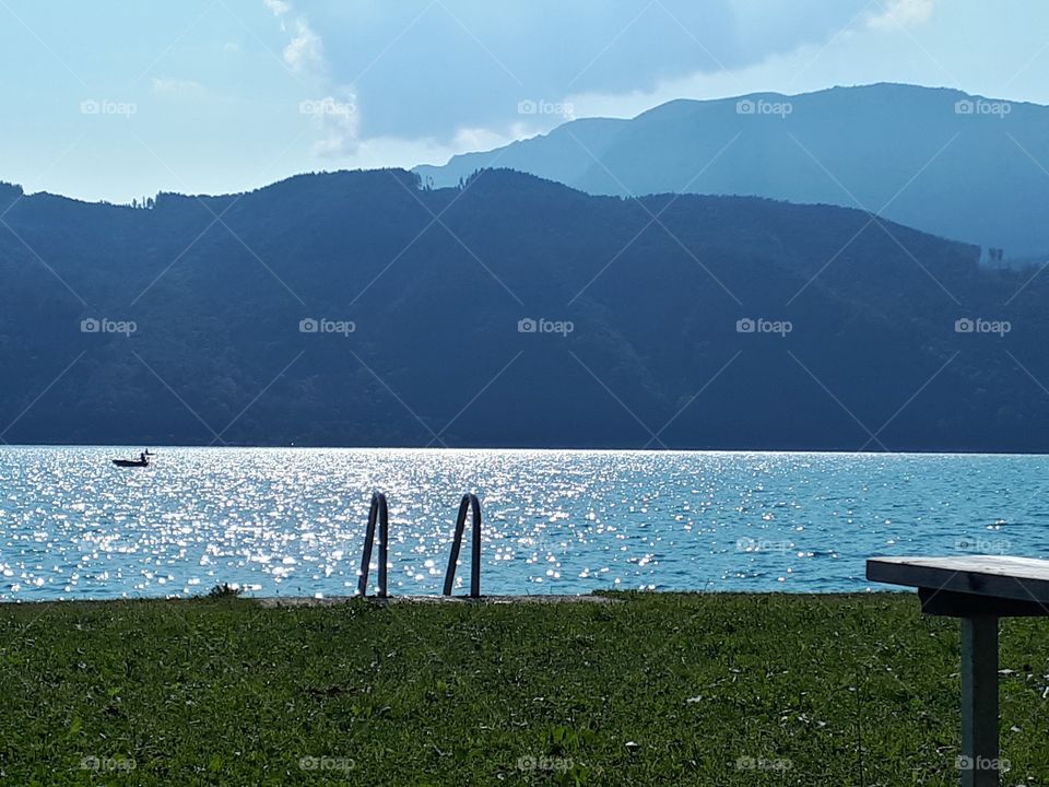 Sonnenreflektion am Attersee