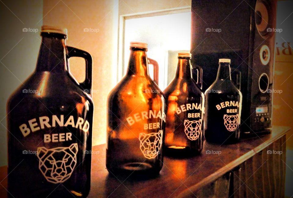 Artesanal beer bar (Bottles, Bottles, Bottles)