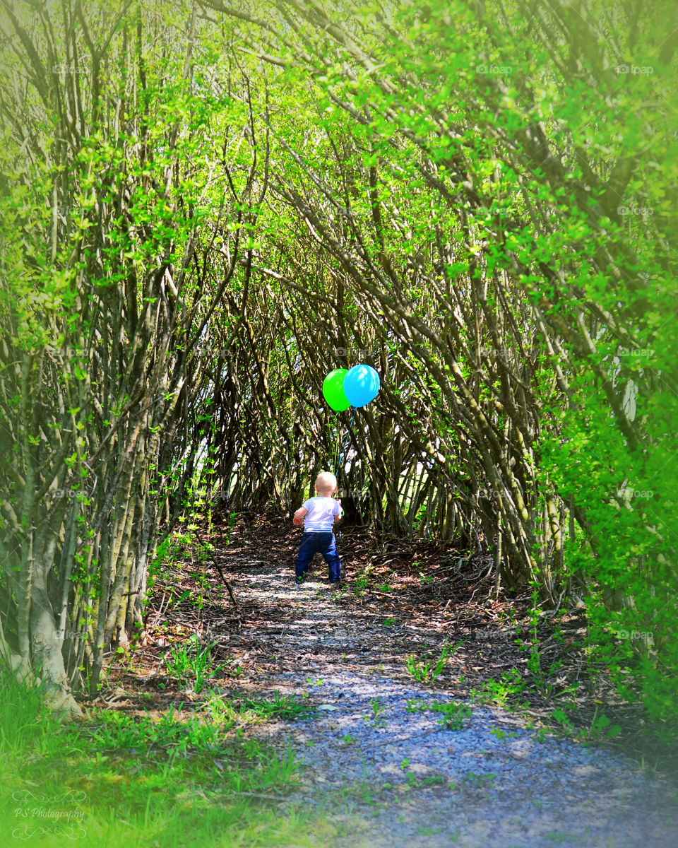 wandering with balloons