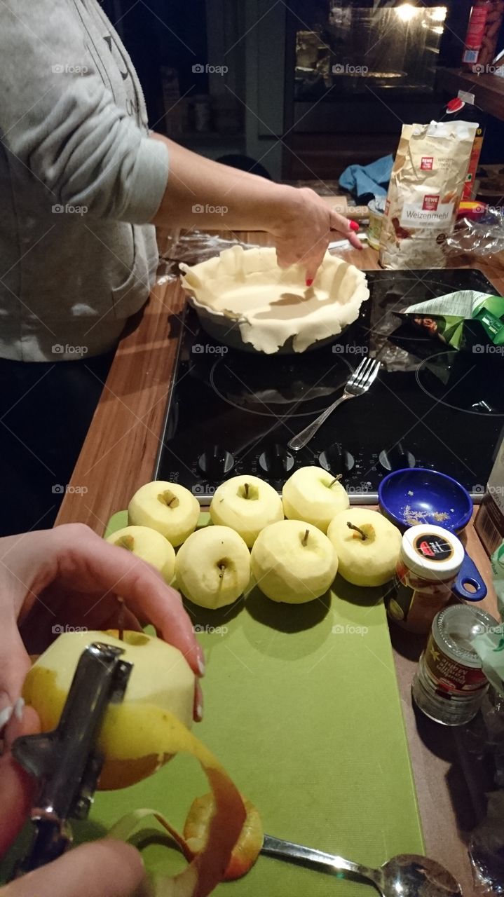 Apple pie in the making