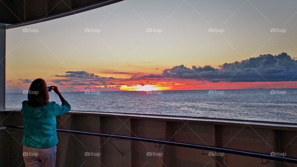 photographing sunsets. sunset St Maarten
