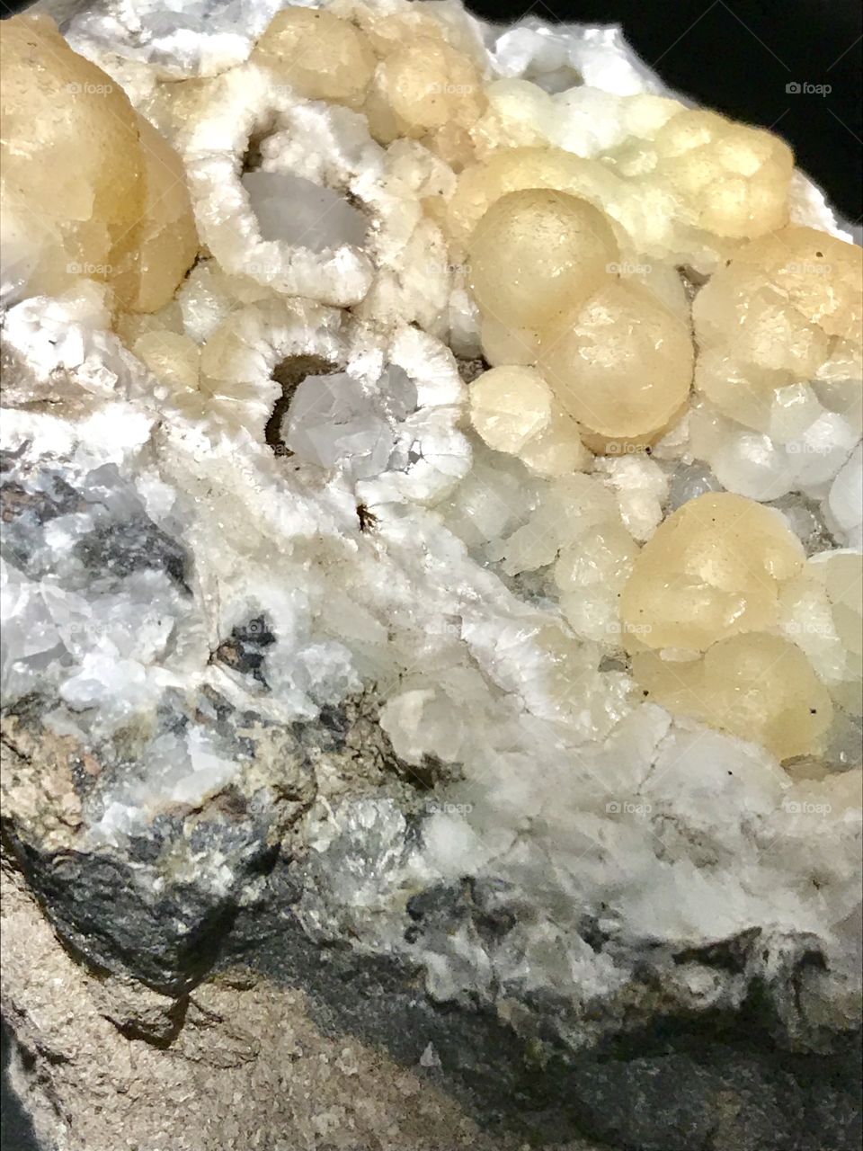 Prehnite mineral specimen 