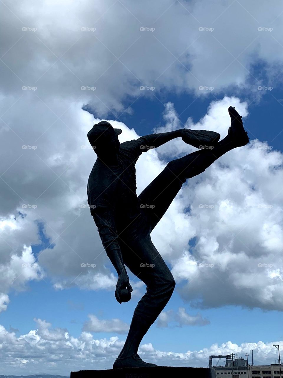 A baseball player statue