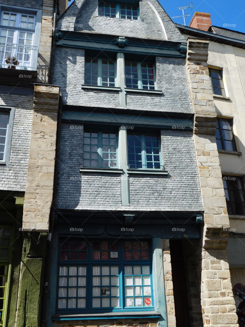 Petits appartements d’un village de France 