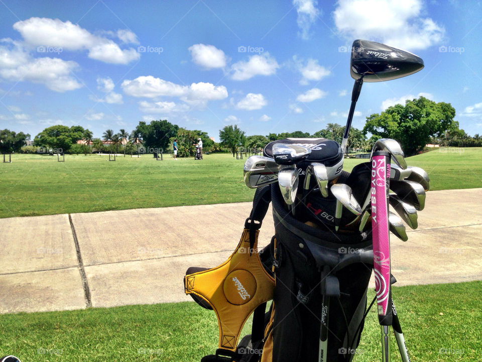 Golf pole bag on golf course