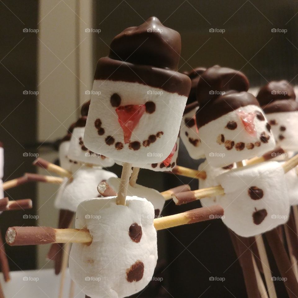 marshmallow snowman Schneemann süß naschi Schokolade