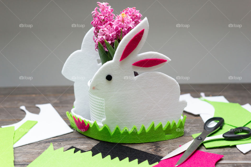 handcraft felt-rabbits for easter